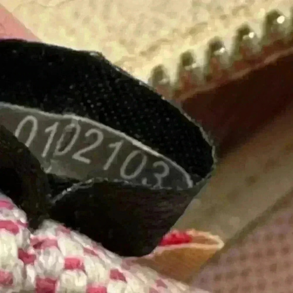 Dooney & Bourke Pebbled Leather Nina Bag/Tote/Sachel/Shoulder Bag Cream Color - Picture 16 of 16